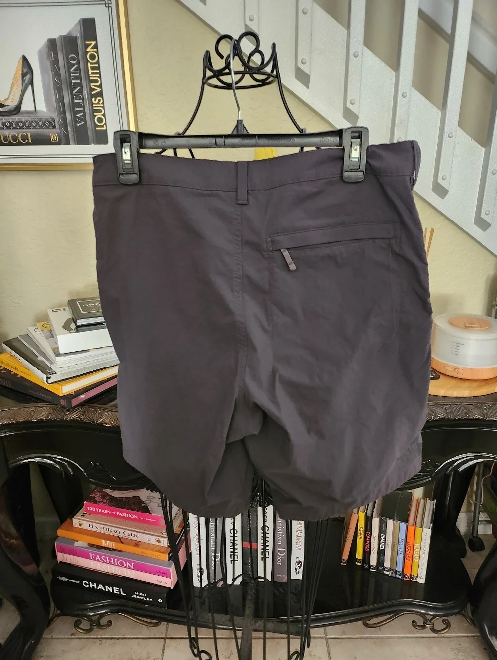 The North Face shorts size 34